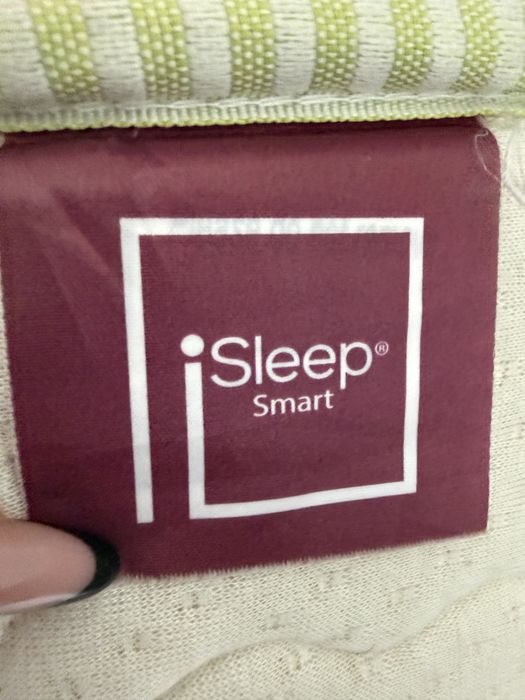 Две единични тапицирани легла с ракли и матраци iSleep