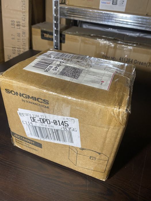 Заключваща се кутия за бижута Songmics