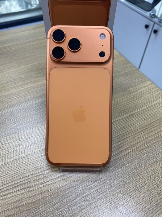Iphone 17 pro max orange (p25)