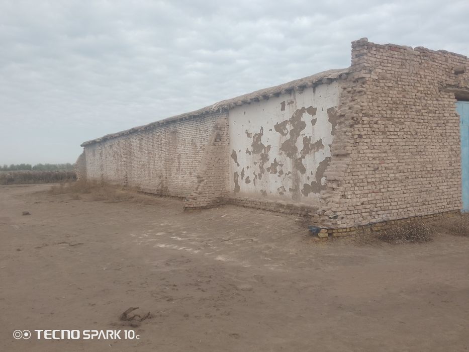 Manashu sklad sotiladi