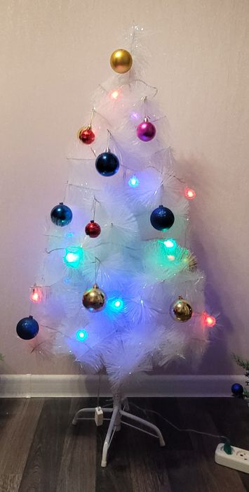 Продам ёлку с гирлянды