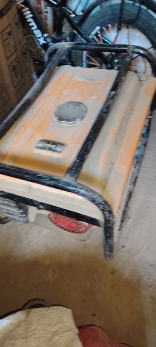 Generator dvijok benzinda iwlidi