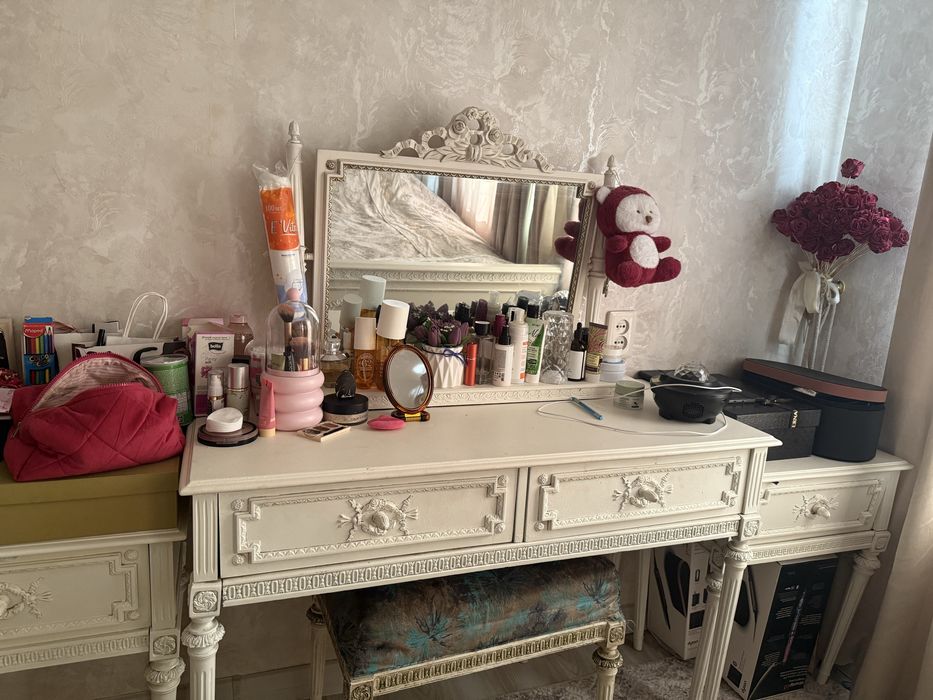 продается спальный гарнитур