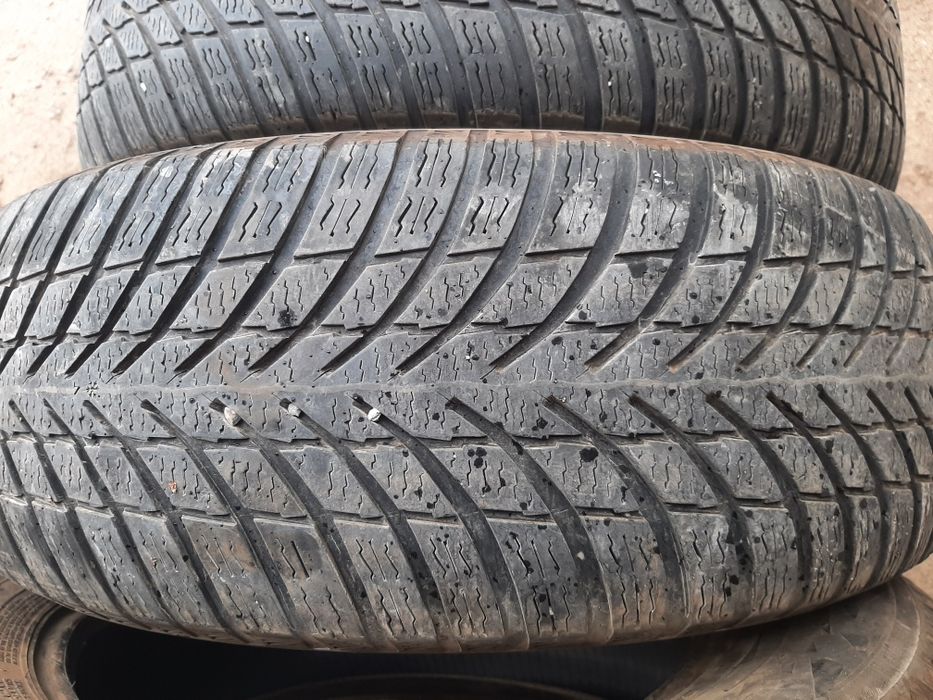 Продам шины. 245/65/17 нокиа