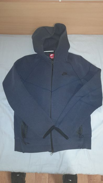 Тъмно-син nike tech