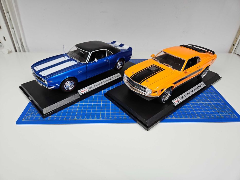 Vand colectie machete auto Camaro vs Mustang scara 1:18