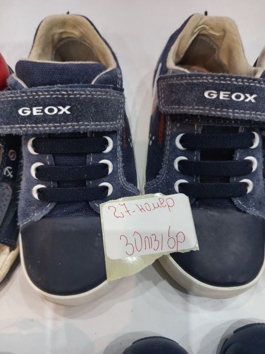 Продават се обувки и пантофи Geox
