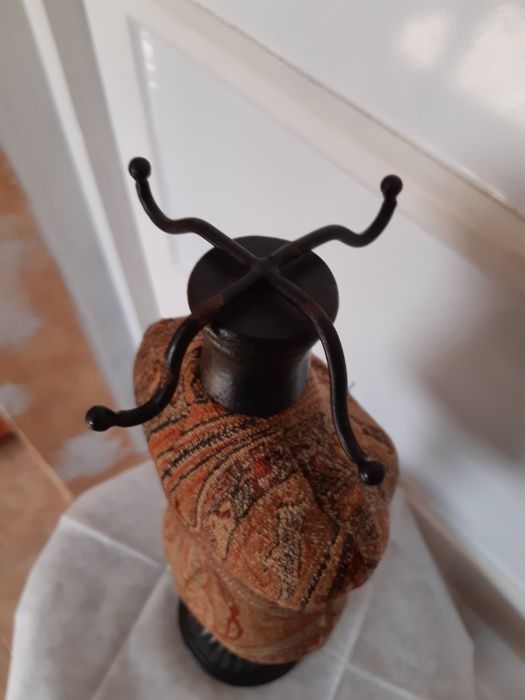 Suport-bust ptr bijuterii din lemn , inaltime 42cm