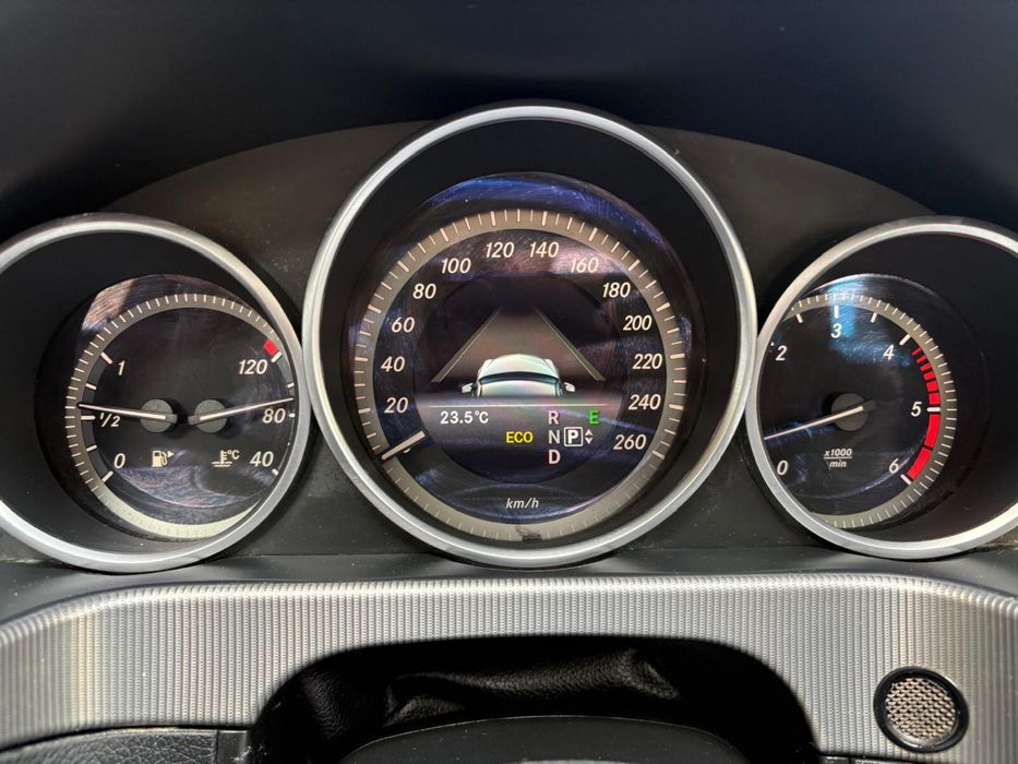 Mercedes E300 BlueTEC W212 Facelift, motorizare 3.0 V6 diesel, 231 CP, an 2013