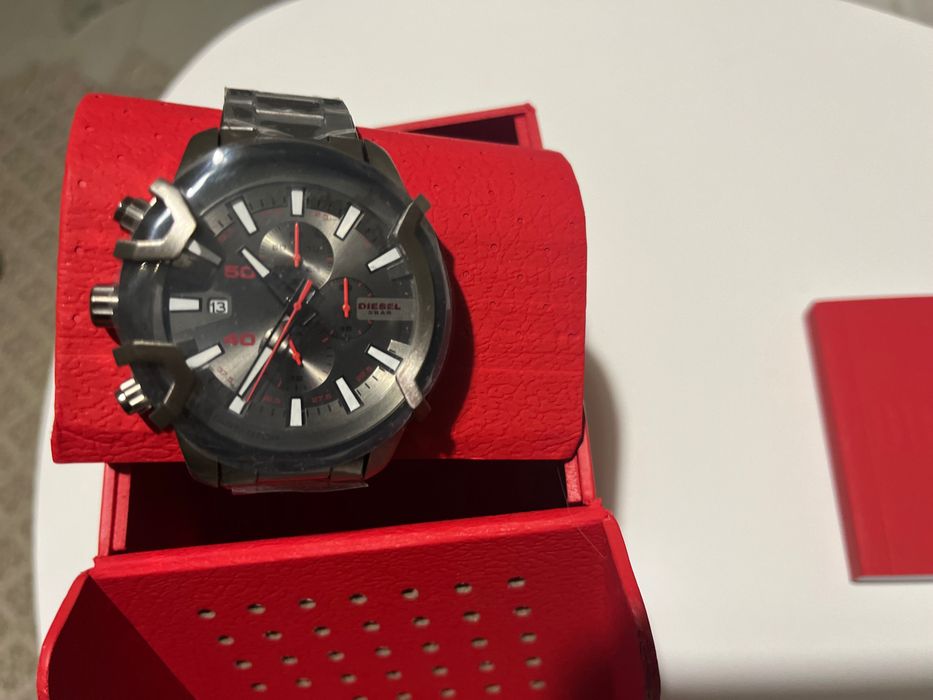 Иноксов  часовник с хронограф  Diesel