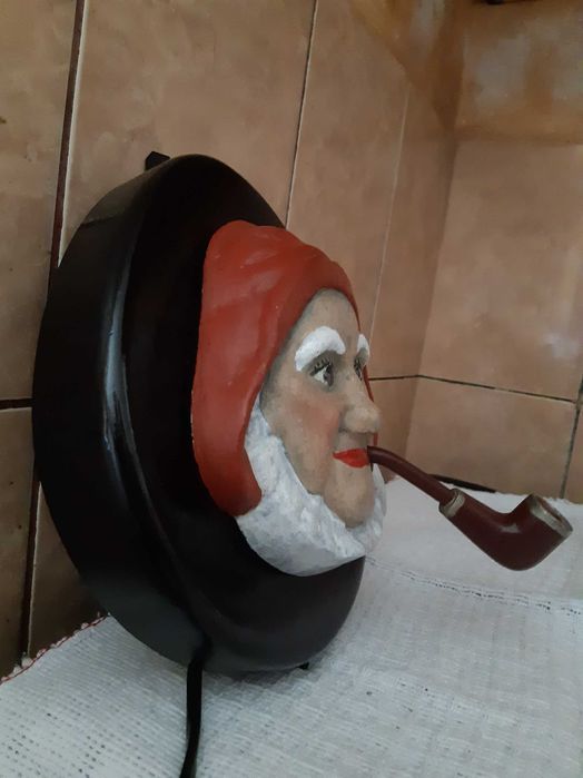 Lampa de veghe pt copii, mos cu pipa, din aluminiu pe suport lemn