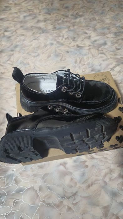 Продам туфли на девочку