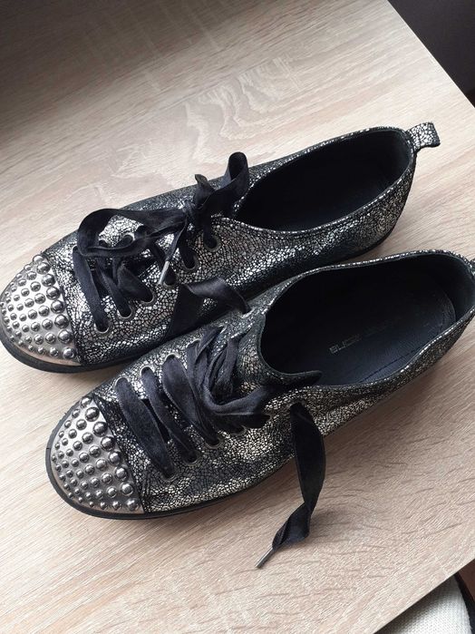 Продавам Кожени обувки