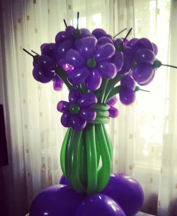 Цветочки, стойки, клоуны