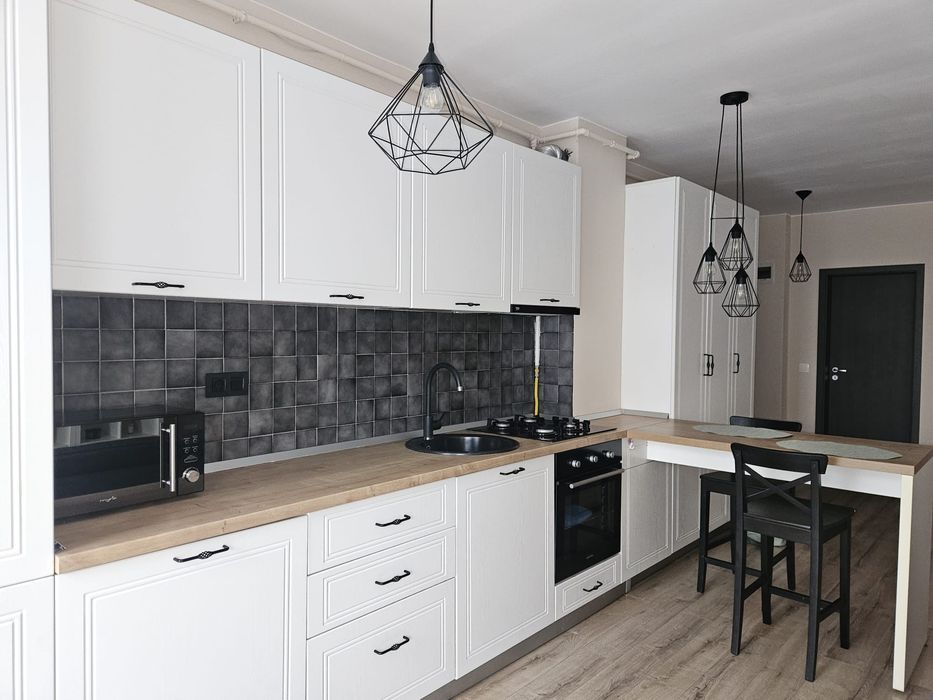 Dau în chirie apartament Andrei Mureșanu Sud