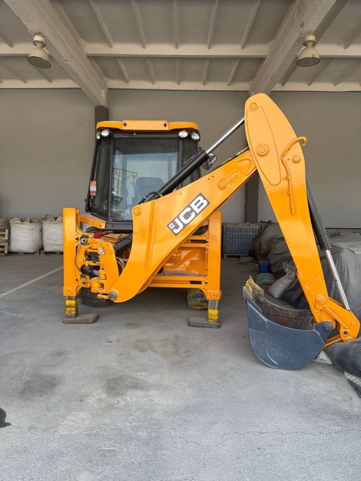 ekskavator pogruzchik JCB 3DX Plus toshkentda tayyor
