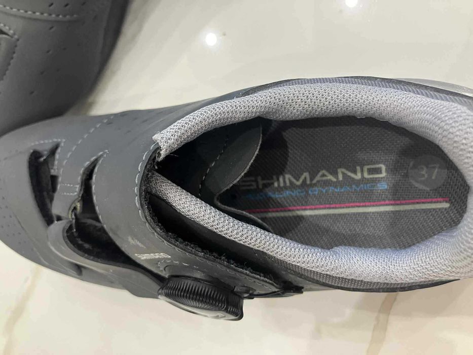 Шпайкове / дамски обувки за колоездене Shimano