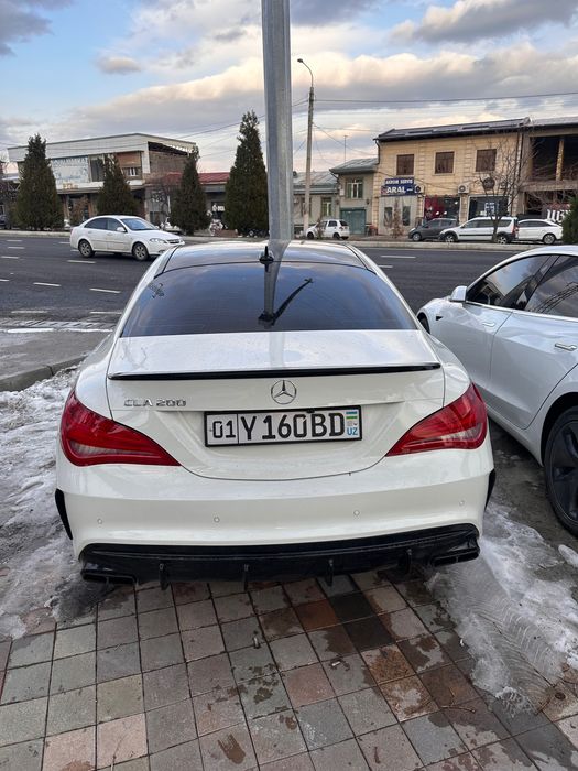 Mercedes Benz CLA 200