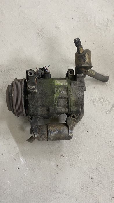 Продам запчачти на мерседес 124