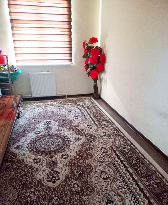 СРОЧНО 3-хонали комфорт квартира ИЖАРАЧИСИ билан  СОТИЛАДИ!