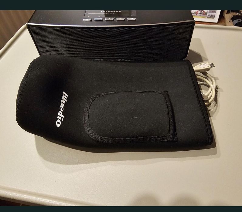 Boxa portabila Bluedio, cu constructie solida premium

Cu cablu de încărcare micro- USB.

Trimit în țară prin poștă sau