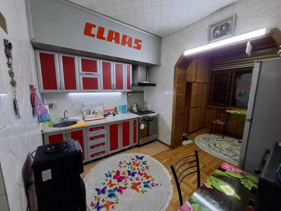 Кара-су 3 кв Дунё. 4-ком. 2-этаж/5.  Балкон 2/6. Срочно Продаётся.