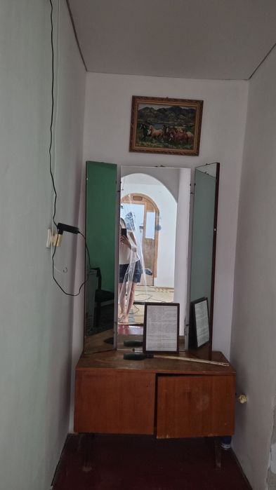 Отдам даром трюмо