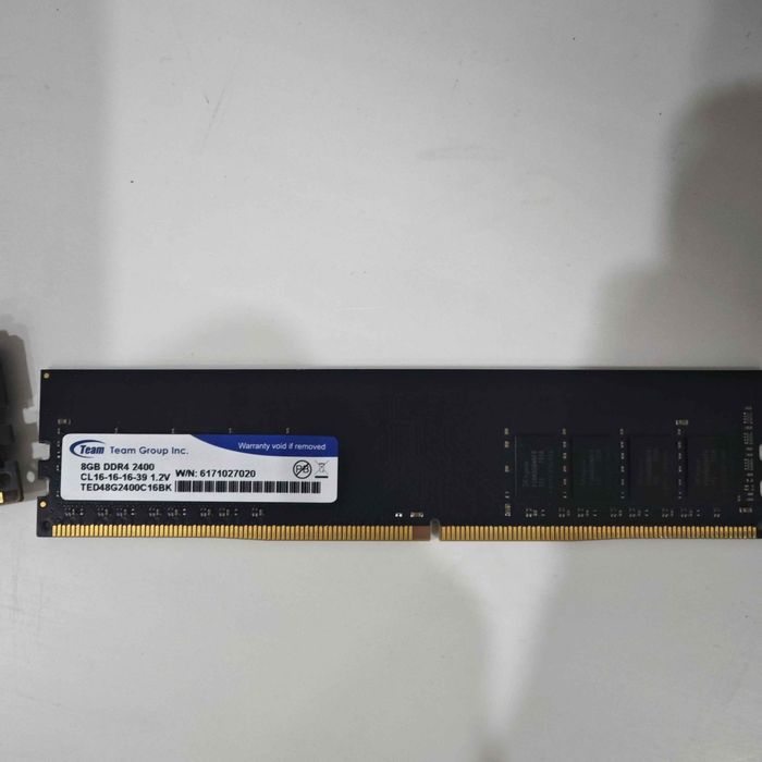 Оперативки ddr4 2400 8gb
