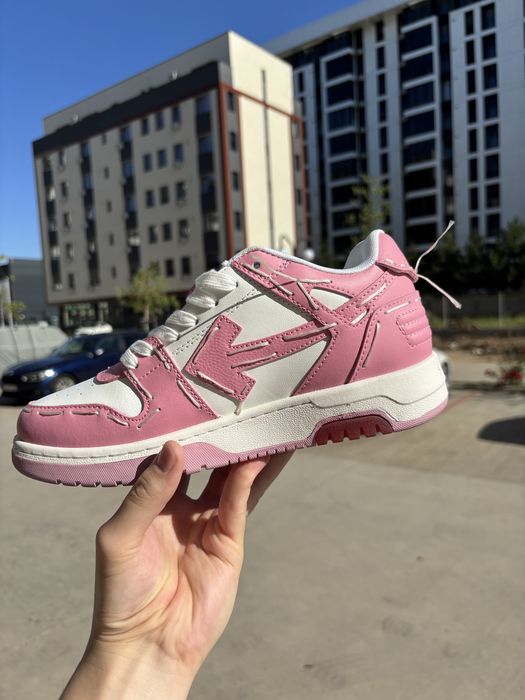 Off-White Out of Office pink