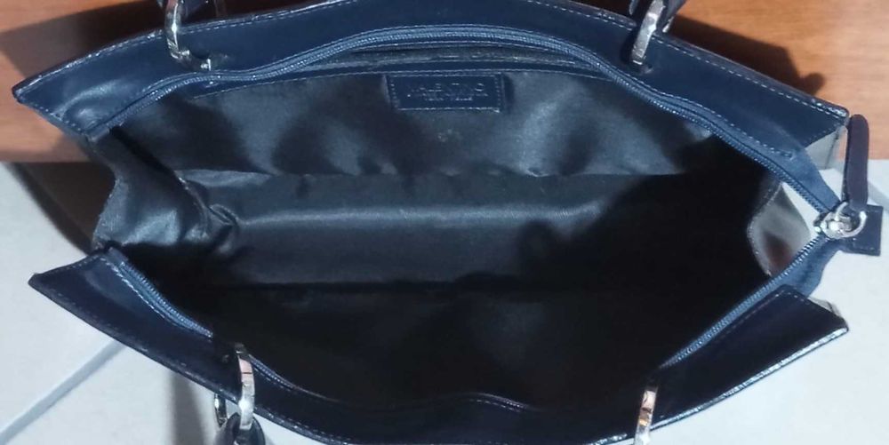 Geantă Valentino di Mario Valentino – piele naturală
