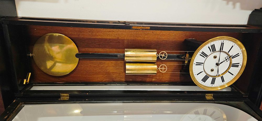 Ceas de perete cu pendula si 2 greutati anii 1870