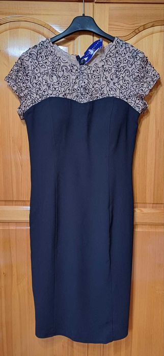 Луксозна Рокля с Дантела посипана с Бляскави Камъчета!НОВА с Етикет!