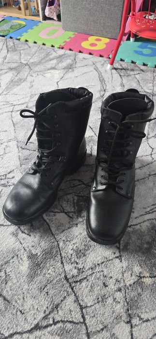 Черни кубинки от стария модел ! 44 номер