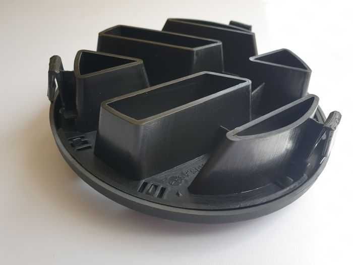 Емблема предна Черна Мат VWGolf 5/Bora/Polo/Touran/Caddy/Eos