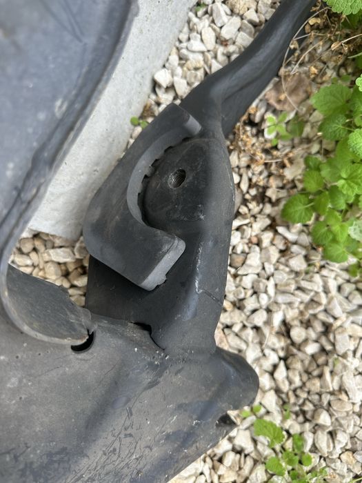 Греда раздатка BMW X5 E70 X6 E71 държач основа бмв х5 е70 х6