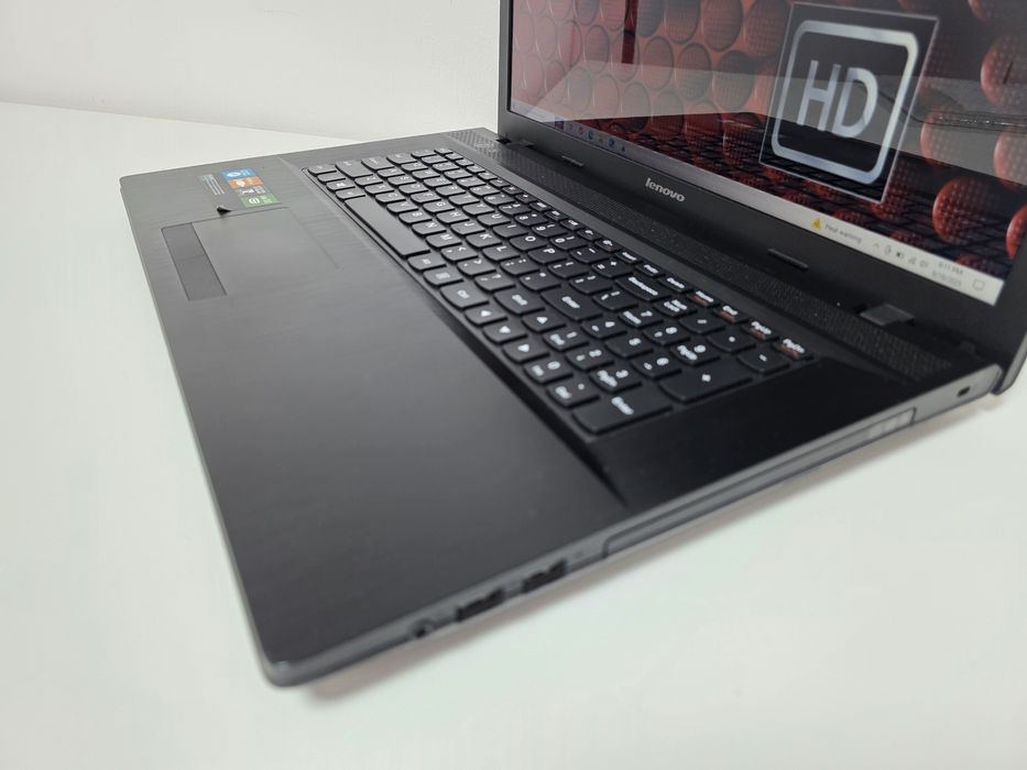 Lenovo i7 display MARE 17 ssd GARANTIE