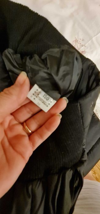 Pantaloni matlasati 9-10 ani noi cu eticheta