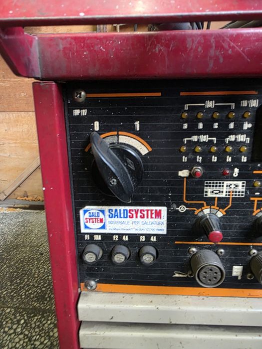 Заваръчен апарат професионален италиански в идеално състояние