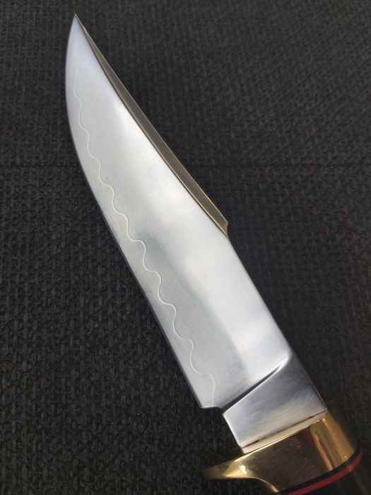 Ловен нож с кожена кания,три слоя стомана LN402