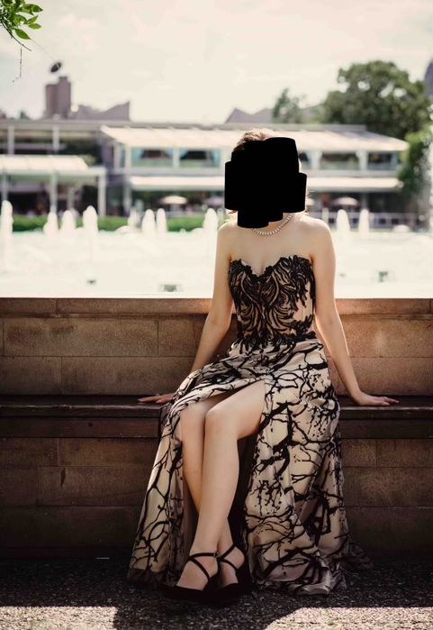 Официална рокля.