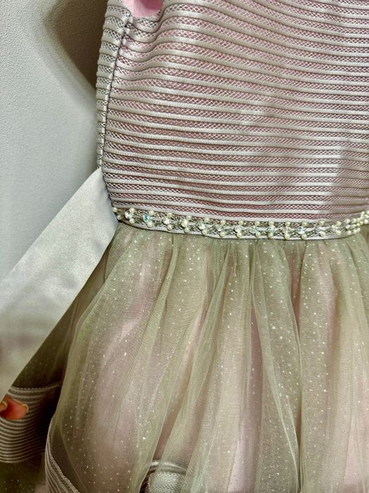 Праздничное платье для девочки (140 см / 10 лет)