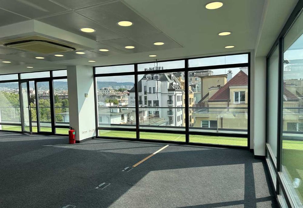 Дава се под наем Офис в Варна, Център - 500 кв.м за 7500 € - Снимка #8