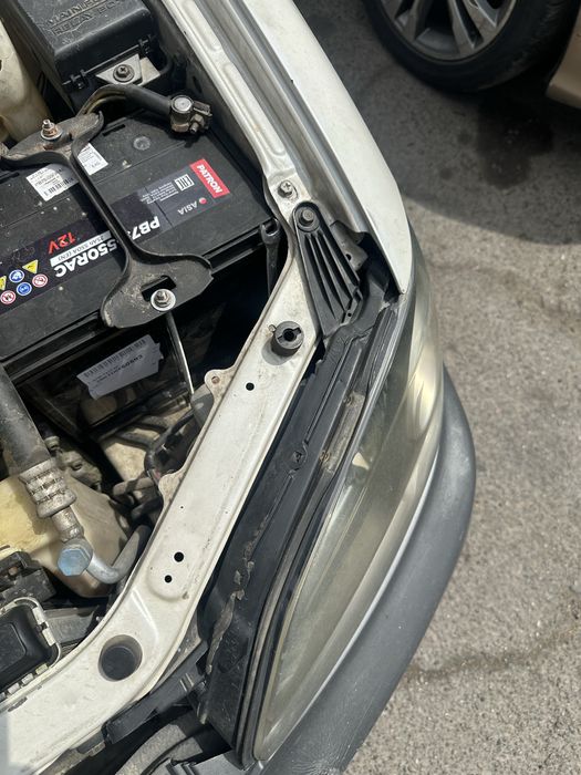 Продам фару subaru outback legacy b4