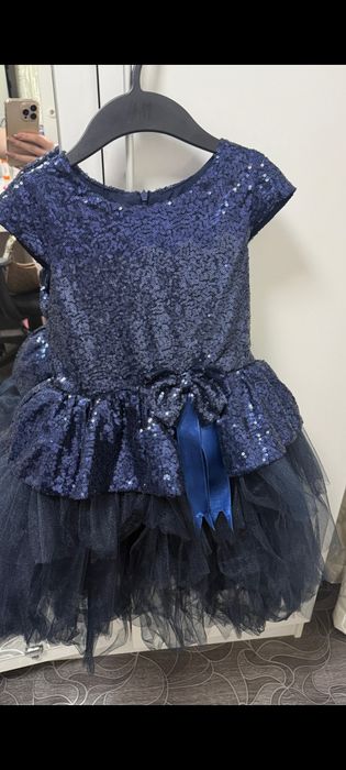 Продам платье для девочки