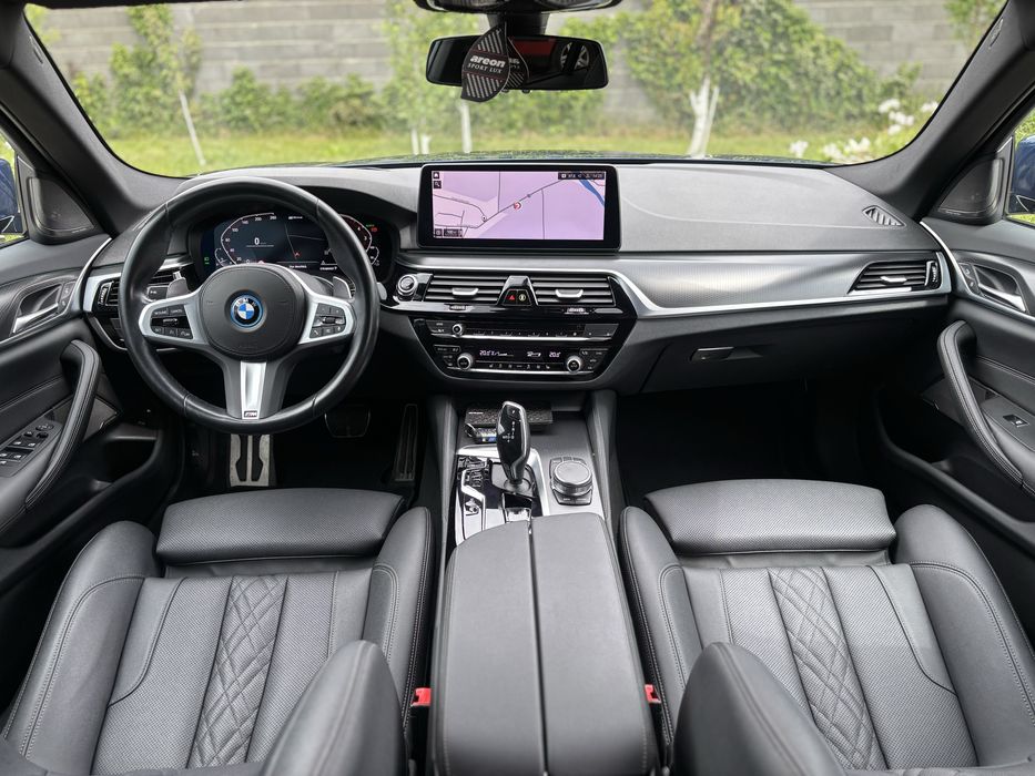 BMW Seria5  M-Pachet  Plug-in Hybrid  X-Drive  An 2022 luna 10  KM 88000