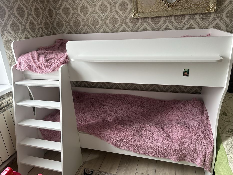 Кровать двухьярусная