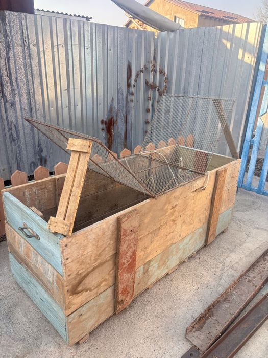 ағаштан жасалған балапанның ұяшығы