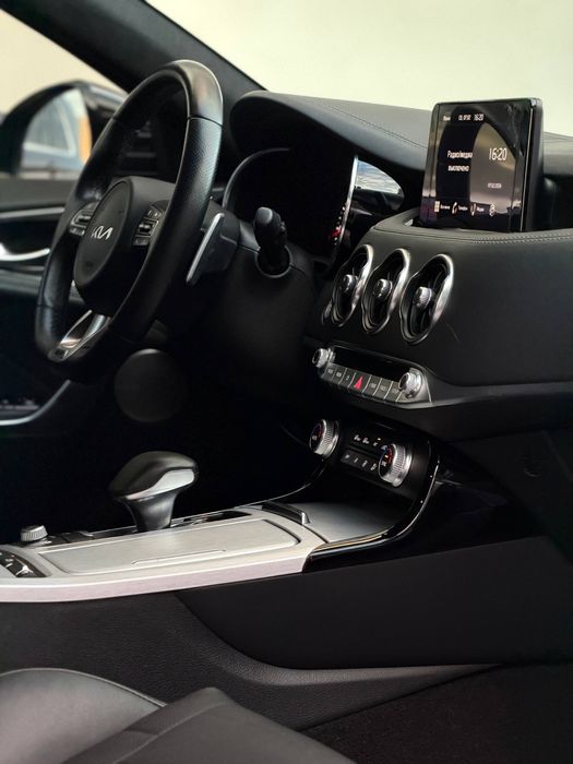 Kia Stinger full 2023