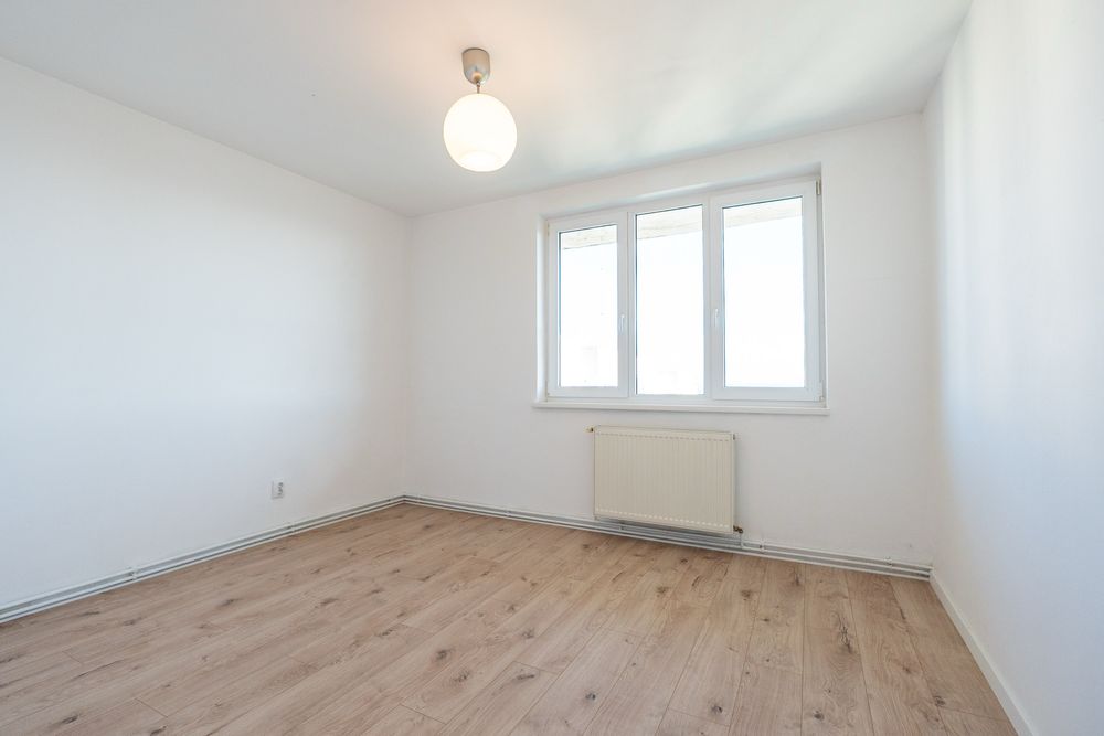 Inchiriez apartamanet cu doua camere