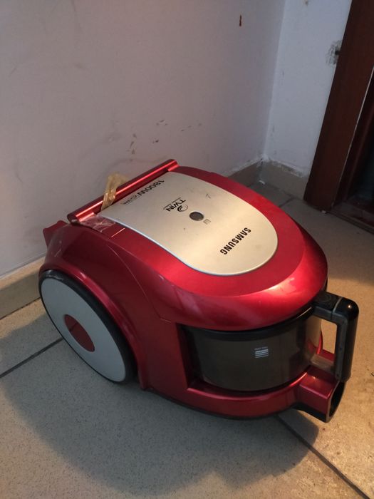Пылесос Самсунг в рабочем состоянии